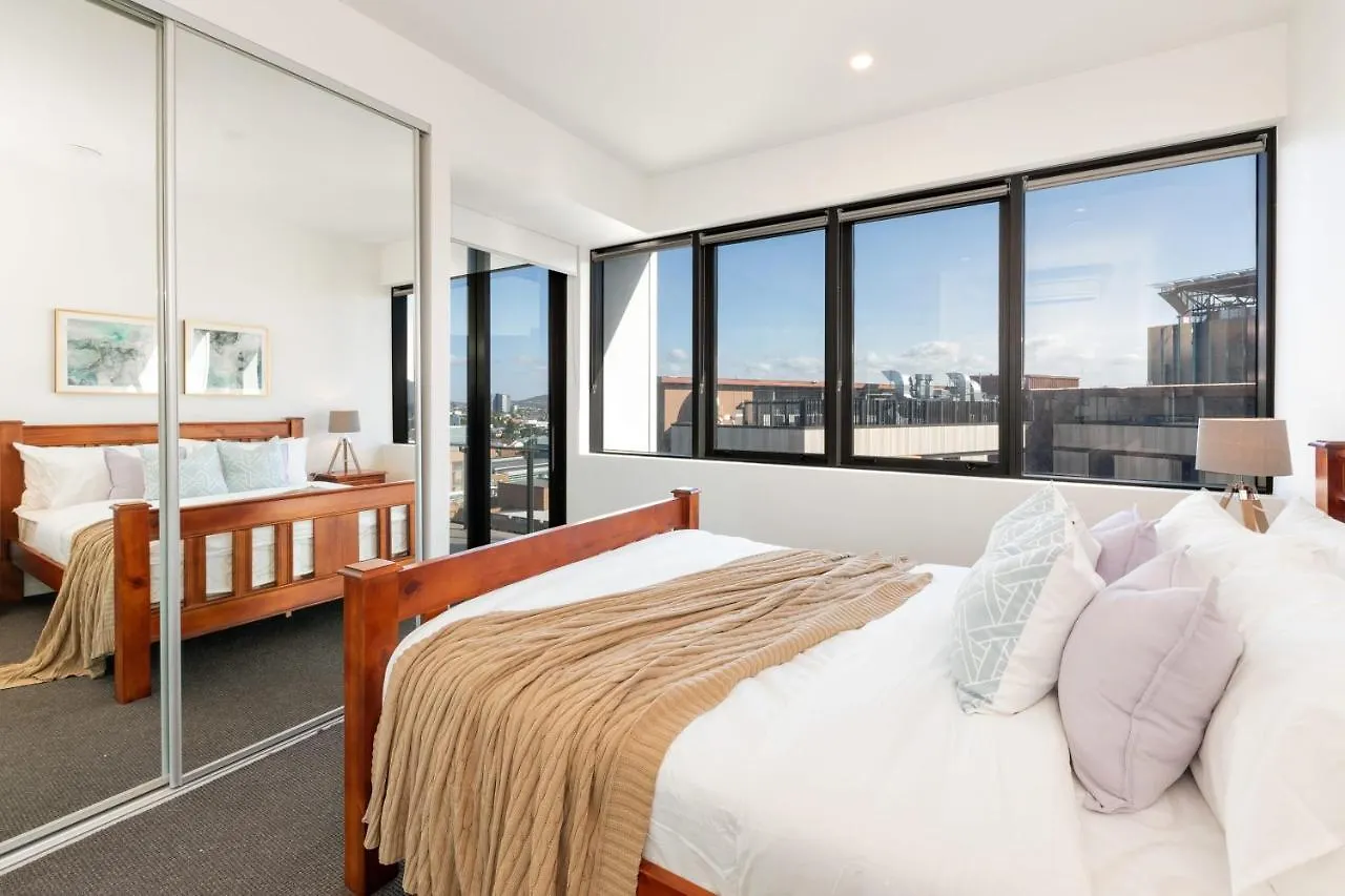 Prime Location Compact 1Bd Apartment At Southbank Brisbane